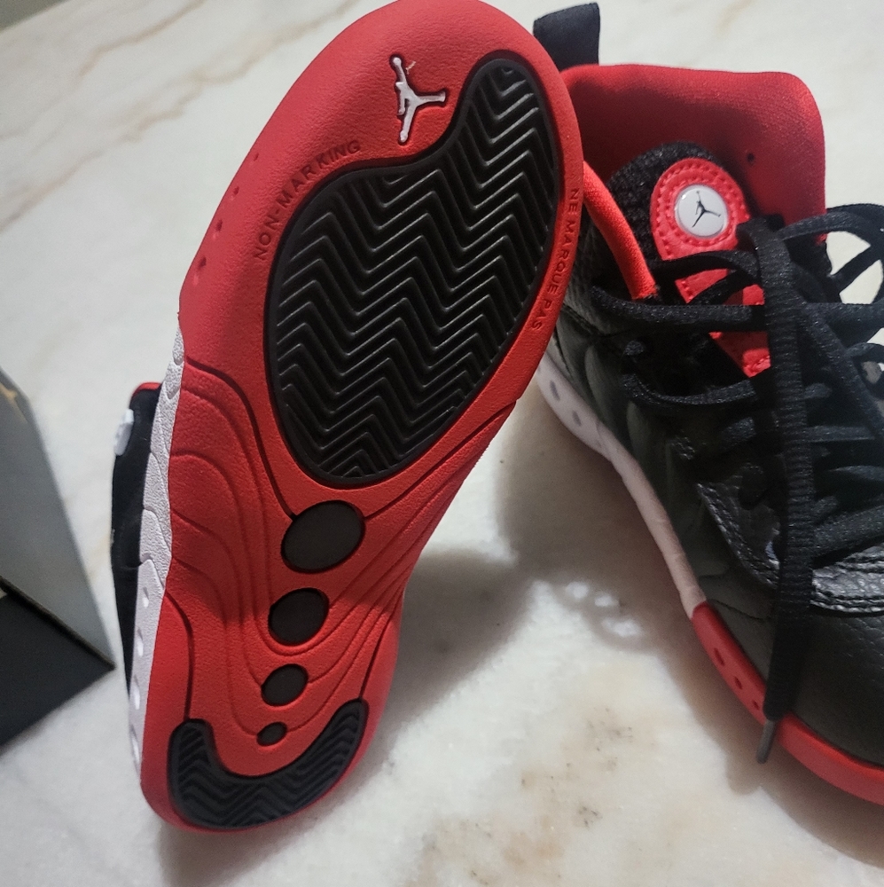 Sneakers - Picture 5 of 6